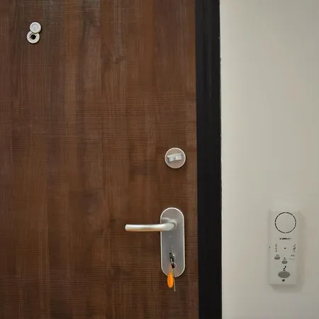 Апартаменты Center Gramophone With Private Parking Бургас