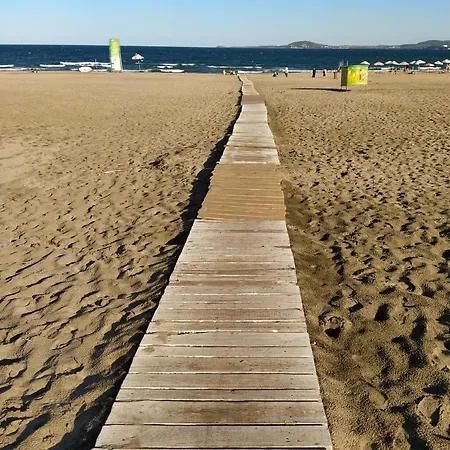 Center Gramophone With Private Parking Бургас