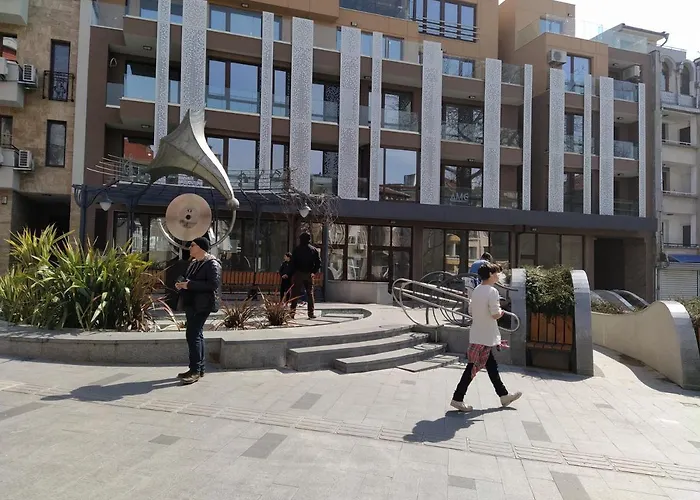 Apartment Center Gramophone With Private Parking Burgas City