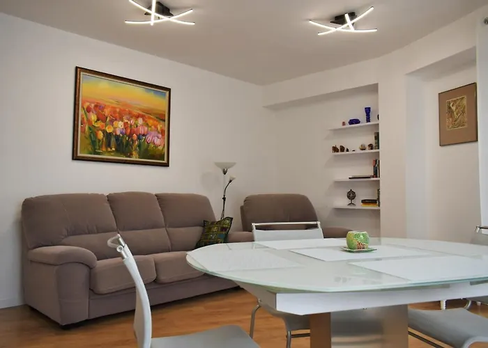 Center Gramophone With Private Parking Burgas City