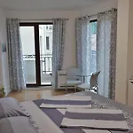 Center Gramophone With Private Parking شقة