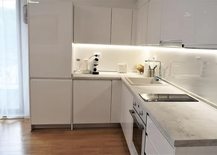 Center Gramophone With Private Parking Бургас